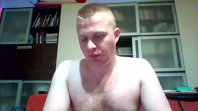 Snapshot of Matttthees chatting on March 11, 12:44 am Matttthees online show from March 11, 12:44 am