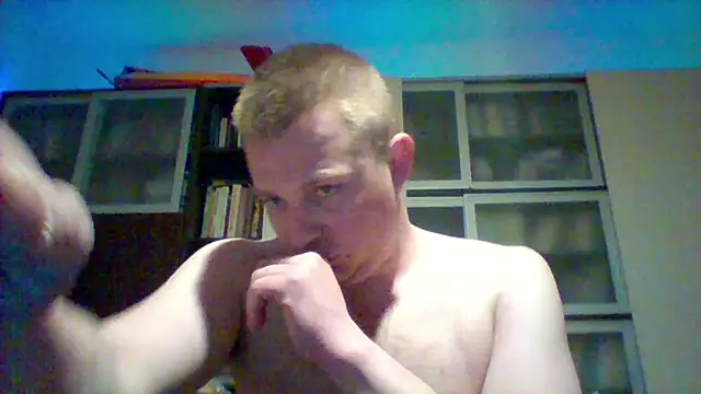 Snapshot of Matttthees chatting on March 19, 12:26 am Matttthees online show from March 19, 12:26 am