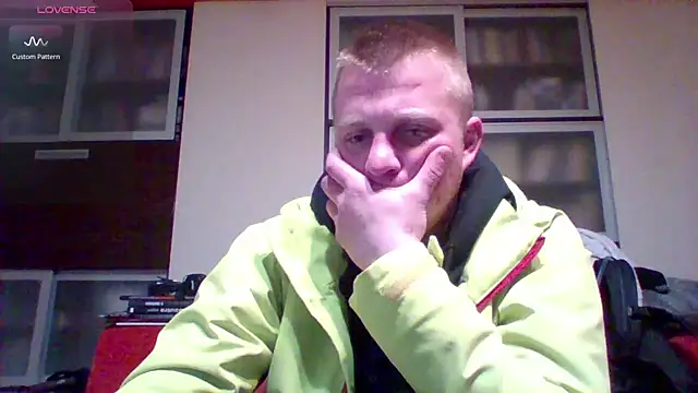 Snapshot of Matttthees chatting on March 21, 7:35 pm Matttthees online show from March 21, 7:35 pm