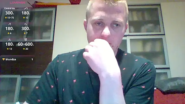 Snapshot of Matttthees chatting on March 23, 5:54 am Matttthees online show from March 23, 5:54 am