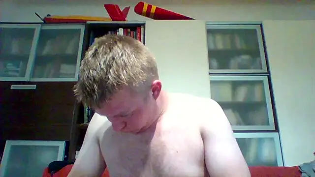 Snapshot of Matttthees chatting on September 15, 5:18 am Matttthees online show from September 15, 5:18 am