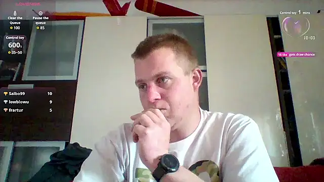 Snapshot of Matttthees chatting on October 31, 2:40 pm Matttthees online show from October 31, 2:40 pm