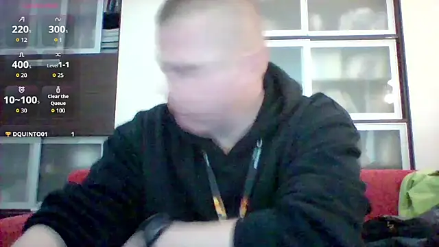 Snapshot of Matttthees chatting on November 11, 12:10 am Matttthees online show from November 11, 12:10 am