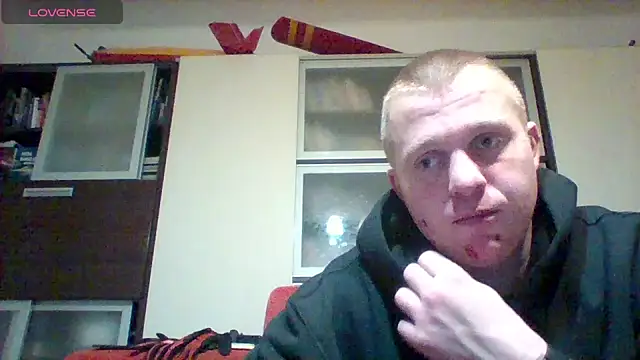 Snapshot of Matttthees chatting on November 19, 4:34 am Matttthees online show from November 19, 4:34 am