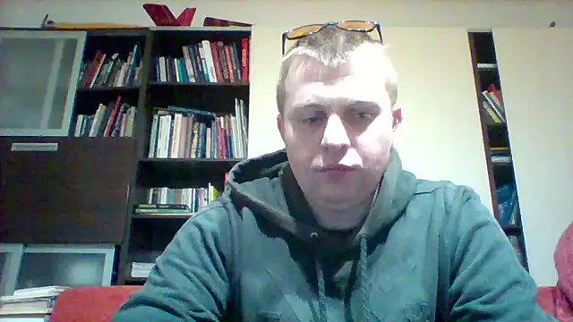 Snapshot of Matttthees chatting on February 10, 1:10 am Matttthees online show from February 10, 1:10 am