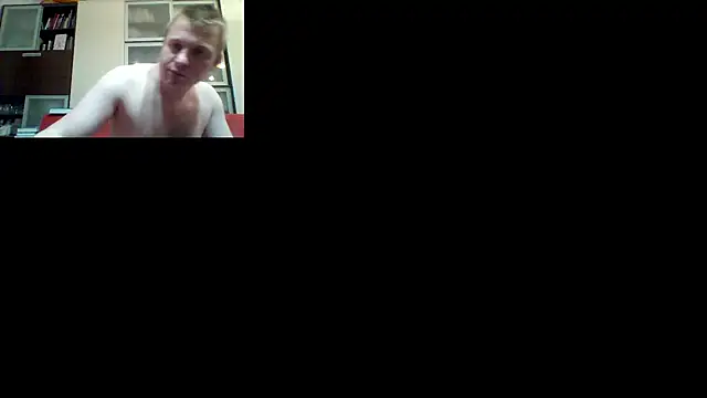 Snapshot of Matttthees chatting on February 21, 12:33 am Matttthees online show from February 21, 12:33 am