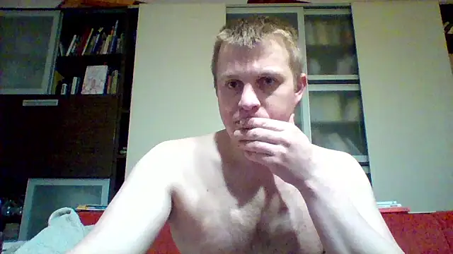 Snapshot of Matttthees chatting on March 7, 7:33 pm Matttthees online show from March 7, 7:33 pm