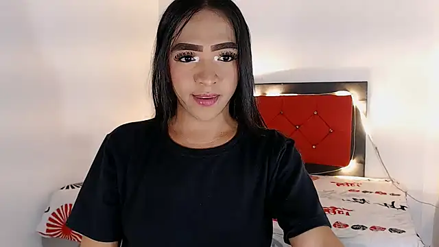Snapshot of sofiaxdollxxx chatting on June 12, 5:39 am sofiaxdollxxx online show from June 12, 5:39 am