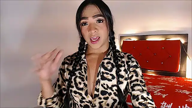 Snapshot of sofiaxdollxxx chatting on June 15, 2:14 am sofiaxdollxxx online show from June 15, 2:14 am