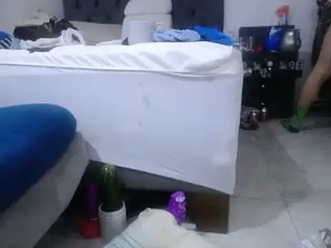 Snapshot of angellsexx20 chatting on February 8, 3:08 am angellsexx20 online show from February 8, 3:08 am