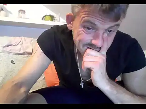 Snapshot of Cambitchboy chatting on May 5, 11:57 pm Cambitchboy online show from May 5, 11:57 pm