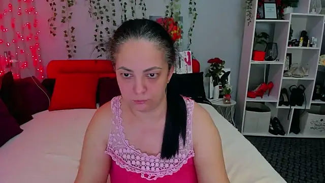 DarlingMilf online show from December 19, 8:16 pm