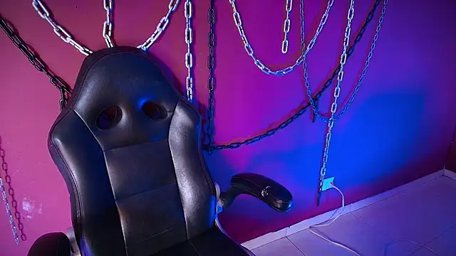 Snapshot of Laura_takint chatting on December 31, 7:51 pm Laura takint online show from December 31, 7:51 pm