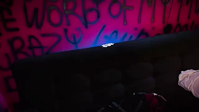 Snapshot of Laura_takint chatting on February 4, 4:08 pm Laura takint online show from February 4, 4:08 pm