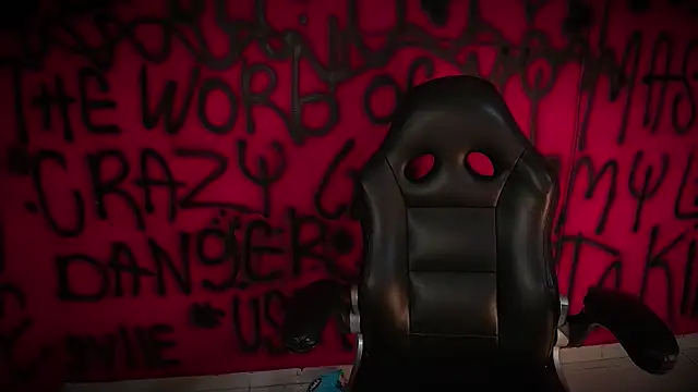 Snapshot of Laura_takint chatting on February 24, 4:04 pm Laura takint online show from February 24, 4:04 pm