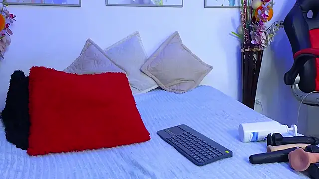 Marianaa Lopezz online show from December 11, 10:49 pm