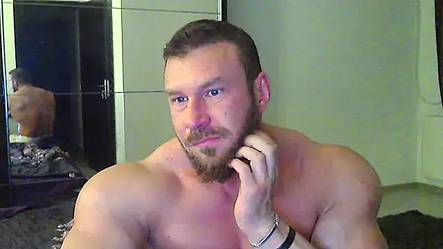 Snapshot of muscularkevin chatting on April 23, 3:30 am muscularkevin online show from April 23, 3:30 am