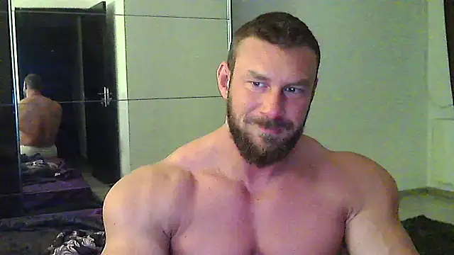 Snapshot of muscularkevin chatting on April 28, 3:22 am muscularkevin online show from April 28, 3:22 am