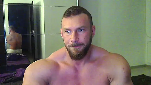 Snapshot of muscularkevin chatting on May 2, 3:33 am muscularkevin online show from May 2, 3:33 am