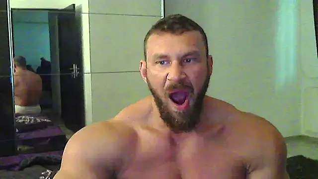 Snapshot of muscularkevin chatting on May 10, 1:38 pm muscularkevin online show from May 10, 1:38 pm
