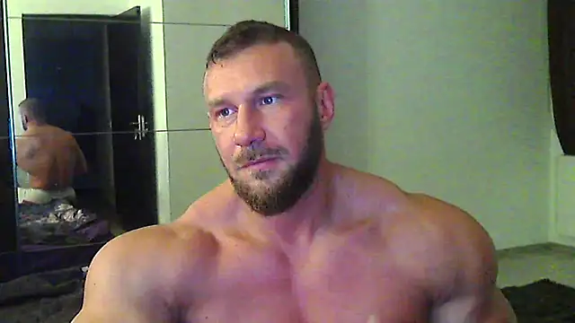 Snapshot of muscularkevin chatting on May 20, 3:34 am muscularkevin online show from May 20, 3:34 am
