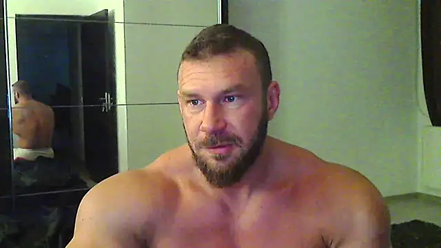 Snapshot of muscularkevin chatting on May 27, 3:25 am muscularkevin online show from May 27, 3:25 am