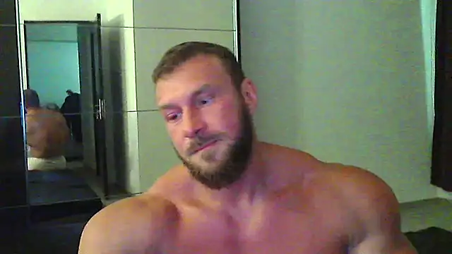 Snapshot of muscularkevin chatting on June 3, 1:14 pm muscularkevin online show from June 3, 1:14 pm
