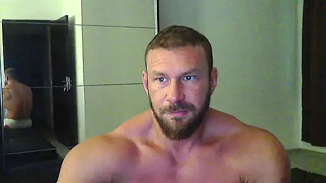 muscularkevin online show from August 4, 3:21 am