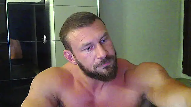 muscularkevin online show from August 4, 6:10 pm