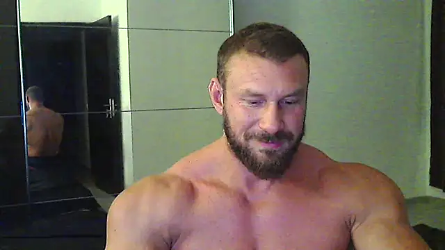 muscularkevin online show from August 6, 6:10 pm