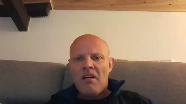 davigochi77bcn online show from November 7, 8:20 pm