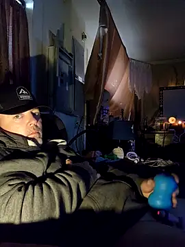 Hotredheadandtoungelasher online show from November 25, 1:22 pm