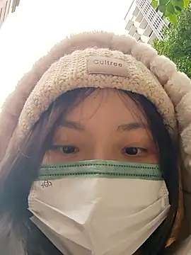 Snapshot of TBgril chatting on February 18, 6:31 am TBgril online show from February 18, 6:31 am