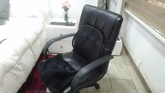 jesy hot online show from February 9, 7:51 pm