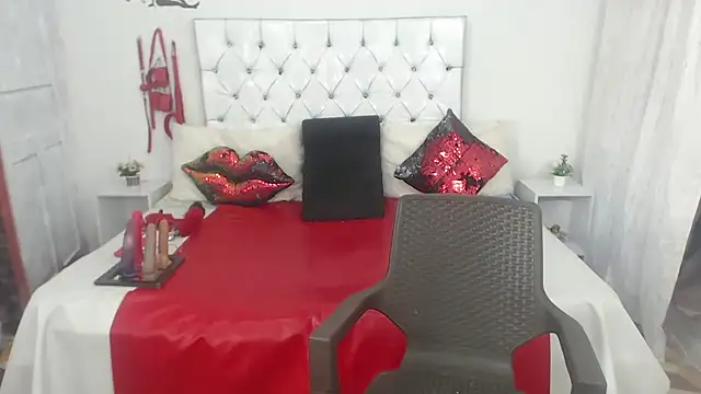 Sweetbigcatt online show from February 22, 7:45 pm