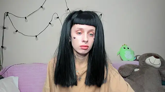 FlowerOfSin2001 online show from September 21, 4:30 pm