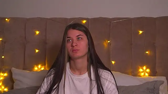 RachelSimpson online show from December 8, 6:28 pm
