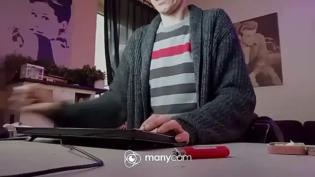 Snapshot of der_dino30 chatting on March 20, 5:46 am der dino30 online show from March 20, 5:46 am