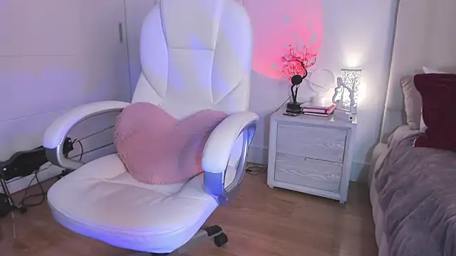 Daniela Miller  online show from March 11, 5:38 am
