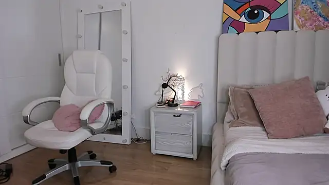 Daniela Miller  online show from September 27, 11:43 pm