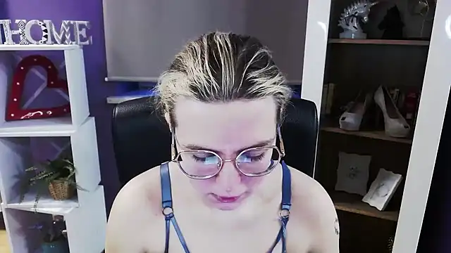 Zoey Erotic online show from March 12, 5:24 am