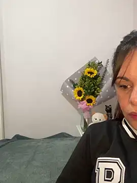 Snapshot of Kataliina chatting on March 19, 3:52 am Kataliina online show from March 19, 3:52 am