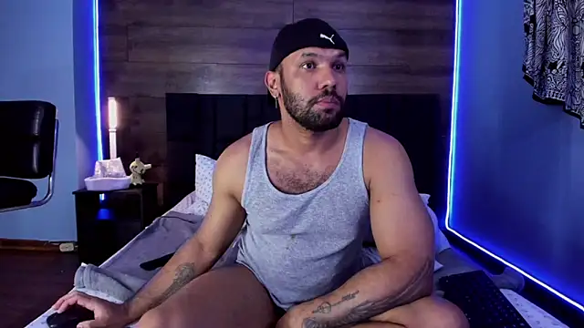 Snapshot of anthonylatynxd chatting on December 14, 2:56 am anthonylatynxd online show from December 14, 2:56 am