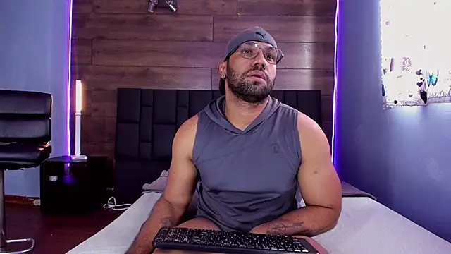 Snapshot of anthonylatynxd chatting on November 27, 7:38 pm anthonylatynxd online show from November 27, 7:38 pm