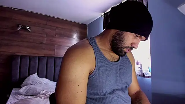 Snapshot of anthonylatynxd chatting on April 20, 3:37 pm anthonylatynxd online show from April 20, 3:37 pm