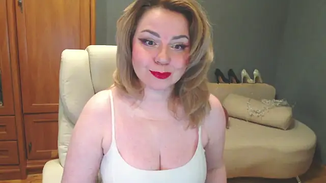 Snapshot of Cute_sun chatting on May 16, 11:42 am Cute sun online show from May 16, 11:42 am