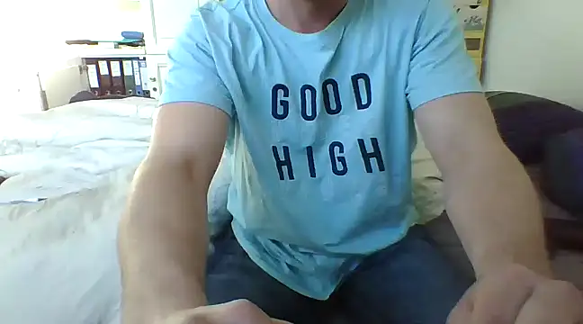 Snapshot of MmaxX004 chatting on February 26, 8:26 am MmaxX004 online show from February 26, 8:26 am