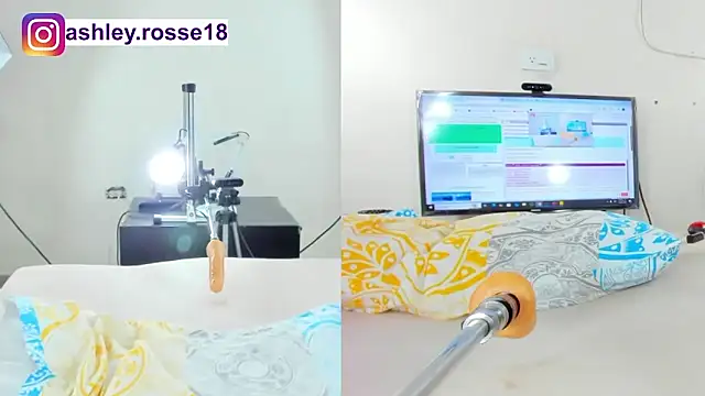 Snapshot of ashley_rossez7 chatting on March 15, 3:07 am ashley rossez7 online show from March 15, 3:07 am