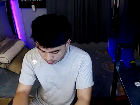 Snapshot of princeJayX chatting on April 24, 6:49 am princeJayX online show from April 24, 6:49 am