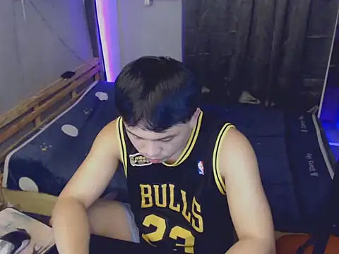 Snapshot of princeJayX chatting on May 9, 3:34 am princeJayX online show from May 9, 3:34 am